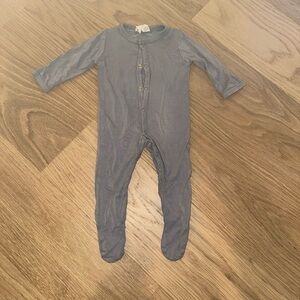 Kyte Baby Snap Footie in Graphite